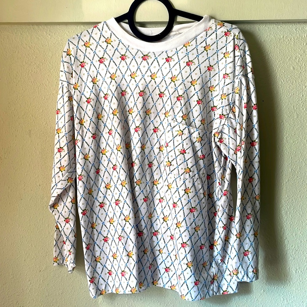 Vintage long sleeve floral printed pocket tee
